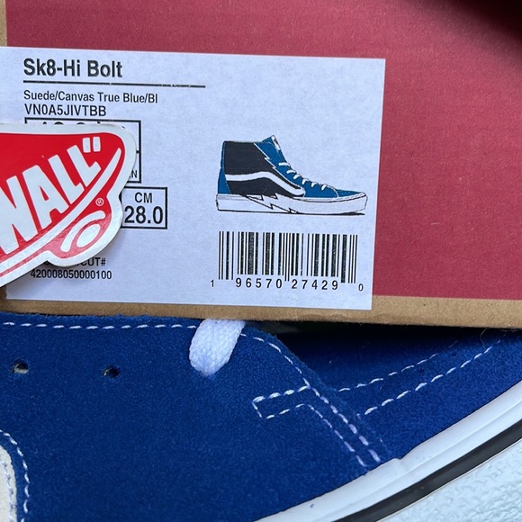 Vans Men’s Sk8-Hi Bolt
Suede/Canvas True Blue/BIack
VN0A5JIVTBB
Sneakers - Picture 16 of 16